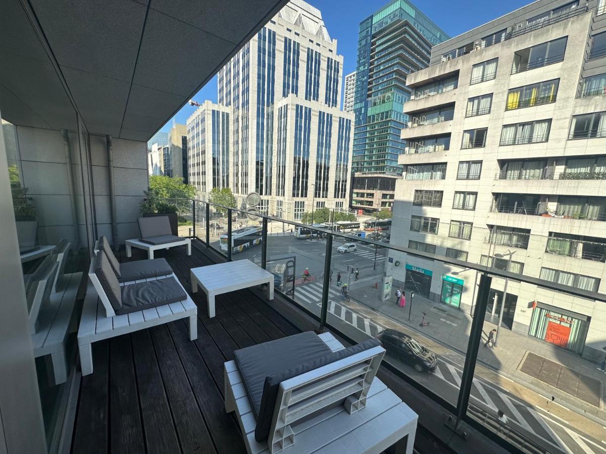 בריסל 3 Bedroom Apartment In City Center With Balcony View מראה חיצוני תמונה
