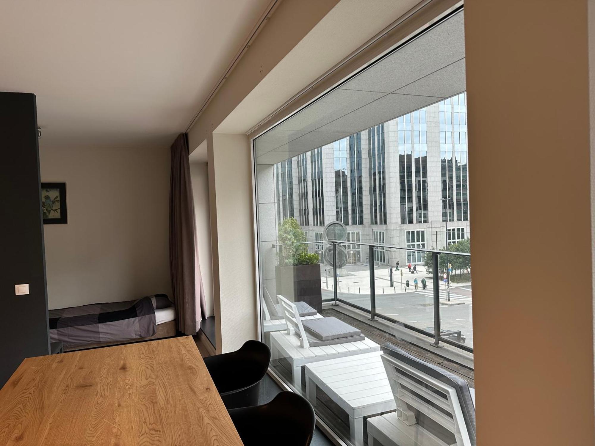 בריסל 3 Bedroom Apartment In City Center With Balcony View מראה חיצוני תמונה
