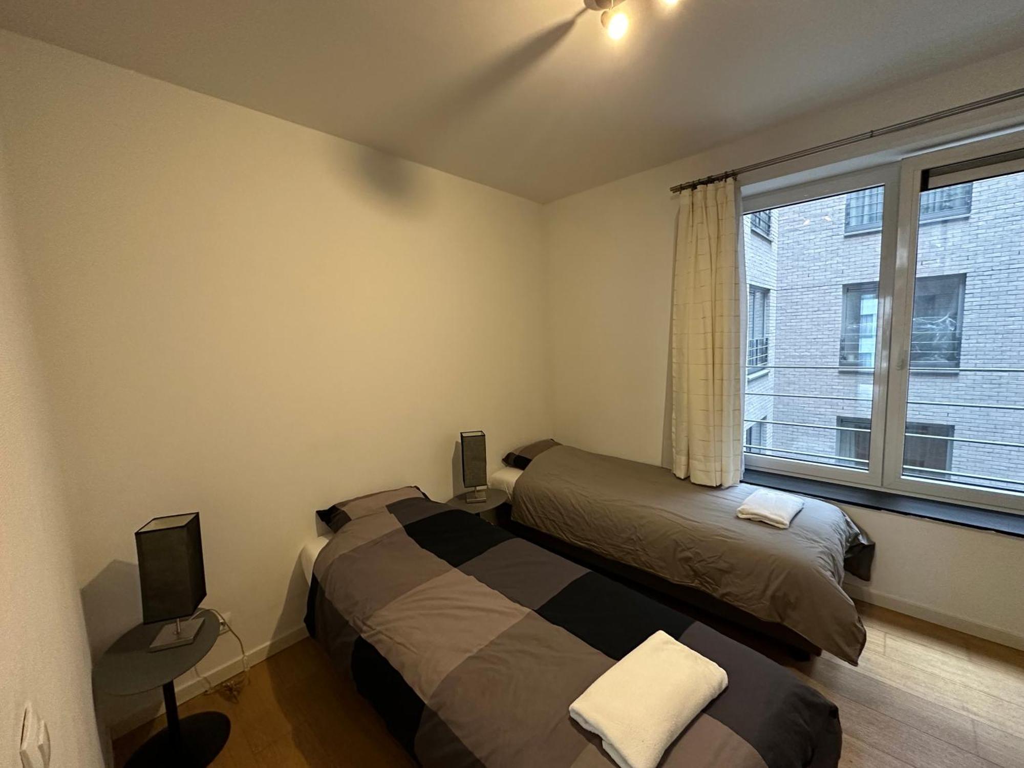 בריסל 3 Bedroom Apartment In City Center With Balcony View מראה חיצוני תמונה