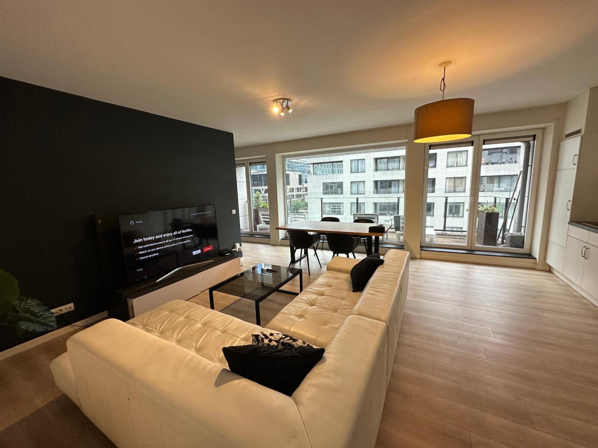 בריסל 3 Bedroom Apartment In City Center With Balcony View מראה חיצוני תמונה